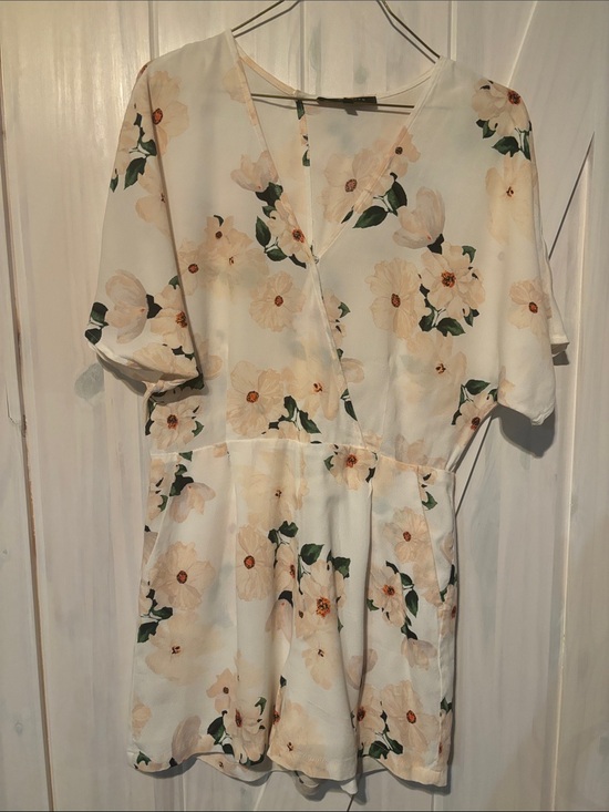 Dynamite Other - Dynamite Cream Floral Wrap Romper